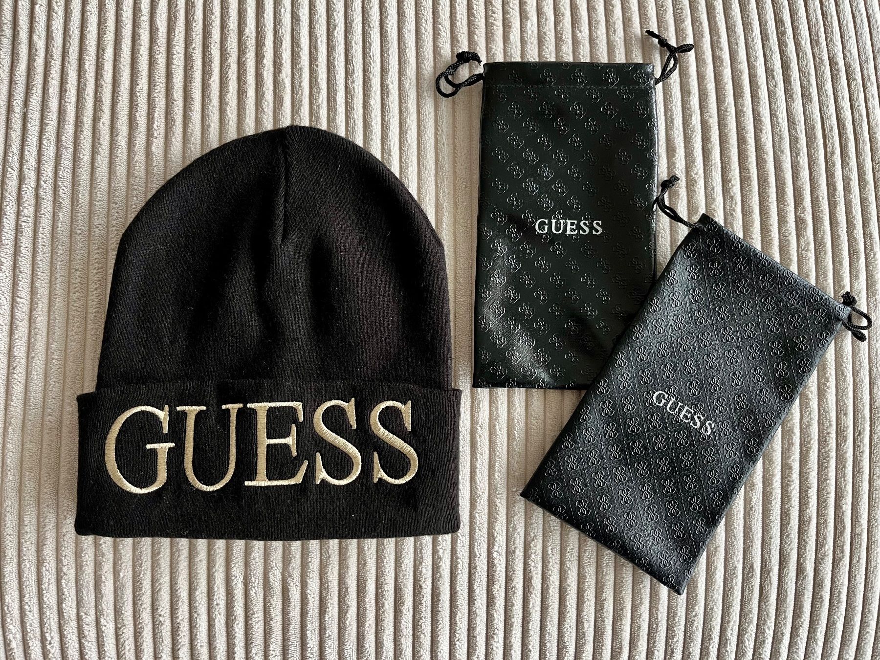 Guess Hüte, Mützen & Caps: Neue schwarze GUESS Strickmütze – Neu und originalverpackt aus Oetwil an der limmat von Sual 1