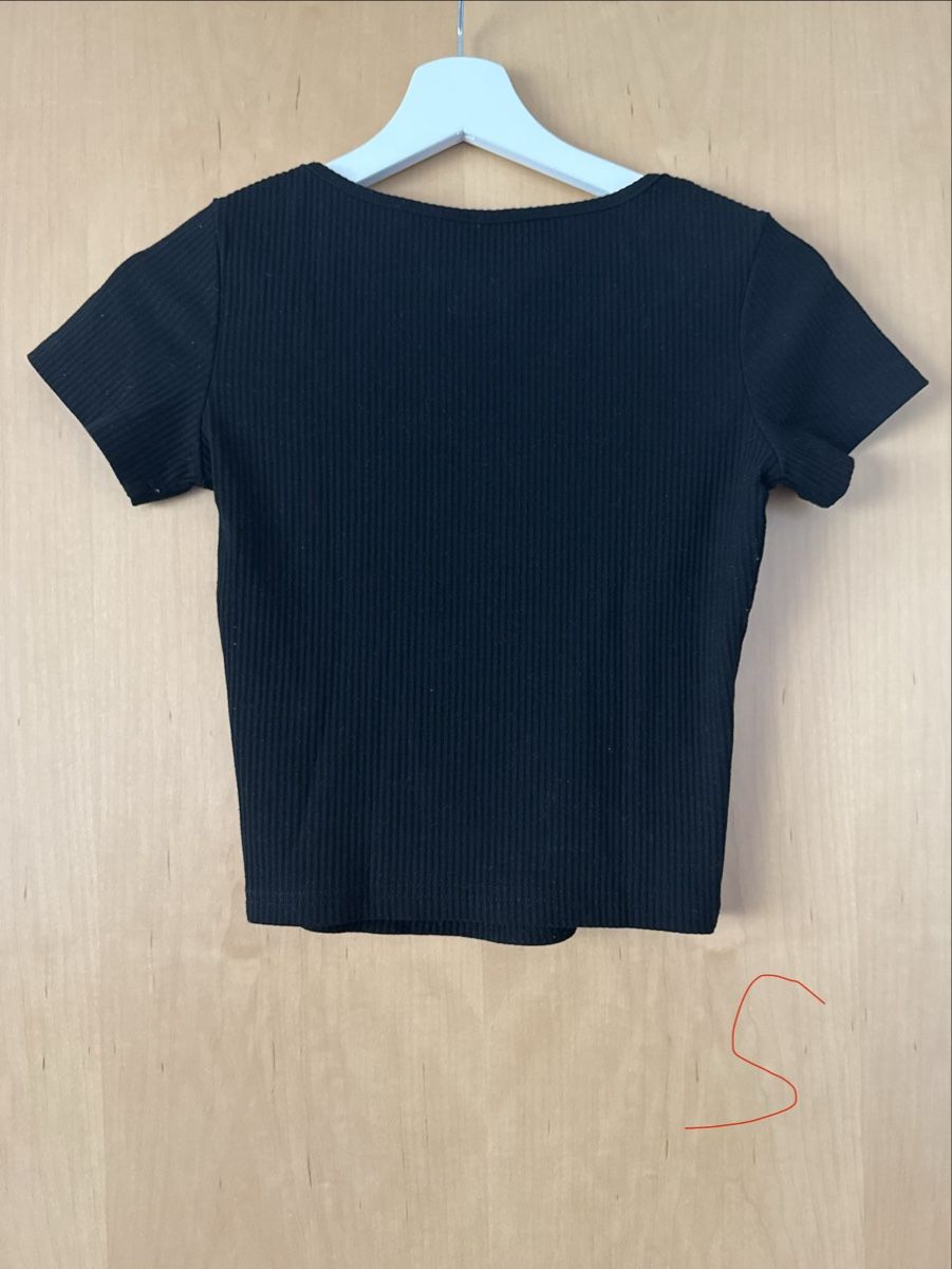 T-shirts: Tshirt Damen – D'occasion à Wilen (Sarnen) par aninaschwab 1