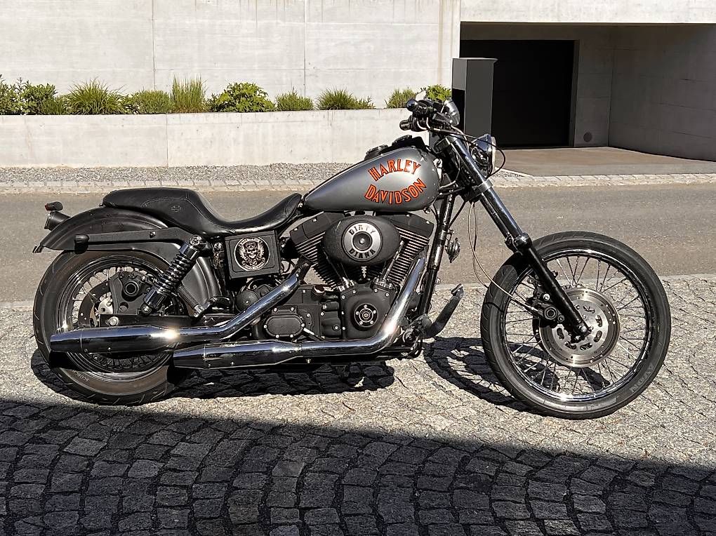 Harley-Davidson Chopper: Harley Davidson Dyna Twin Cam FXDX Custom – Usato da Altstätten SG venduto da Zimmar