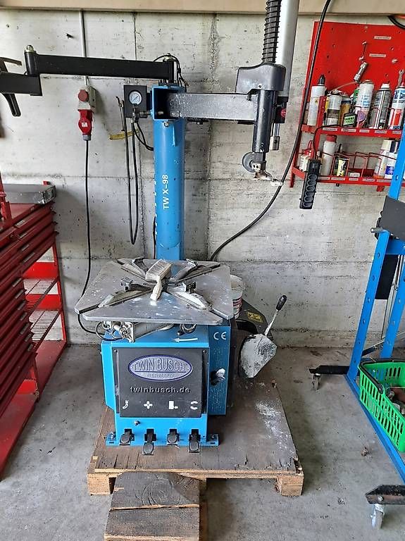 Twin Busch Tutte le macchine: Pneumontiermaschine – Usato da Bürglen TG venduto da Slange0 3