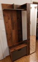 Schmale Wandgarderobe mit Spiegel und Hutablage