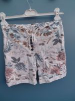 Kurze Sommerhose Gr. M Blumendruck mit Schnürung 