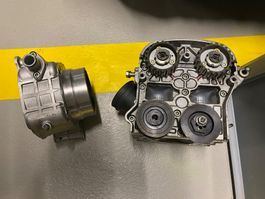 Ducati 999. 2 culasses et cylindres