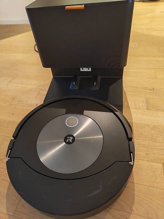 Irobot Aspirapolveri & Accessori: iRobot Roomba j7+ – Usato da Bassersdorf venduto da ornitorinco 1