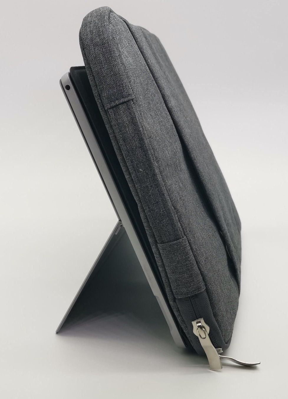 Taschen: Microsoft Surface Pro Tasche - grau / 13" / 12.3" – Neu (gemäss Beschreibung) aus Niederglatt ZH von K1r7 5