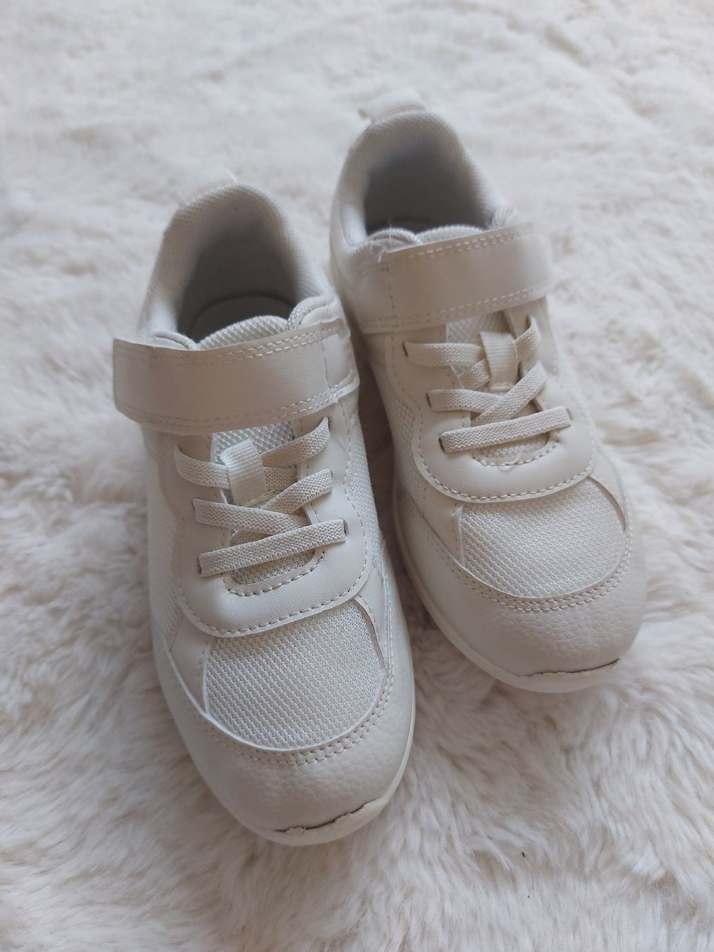 H&M Chaussures garçon: H&M Turnschuhe – Neuf (Voir description) à Brig par Mak_s2v9