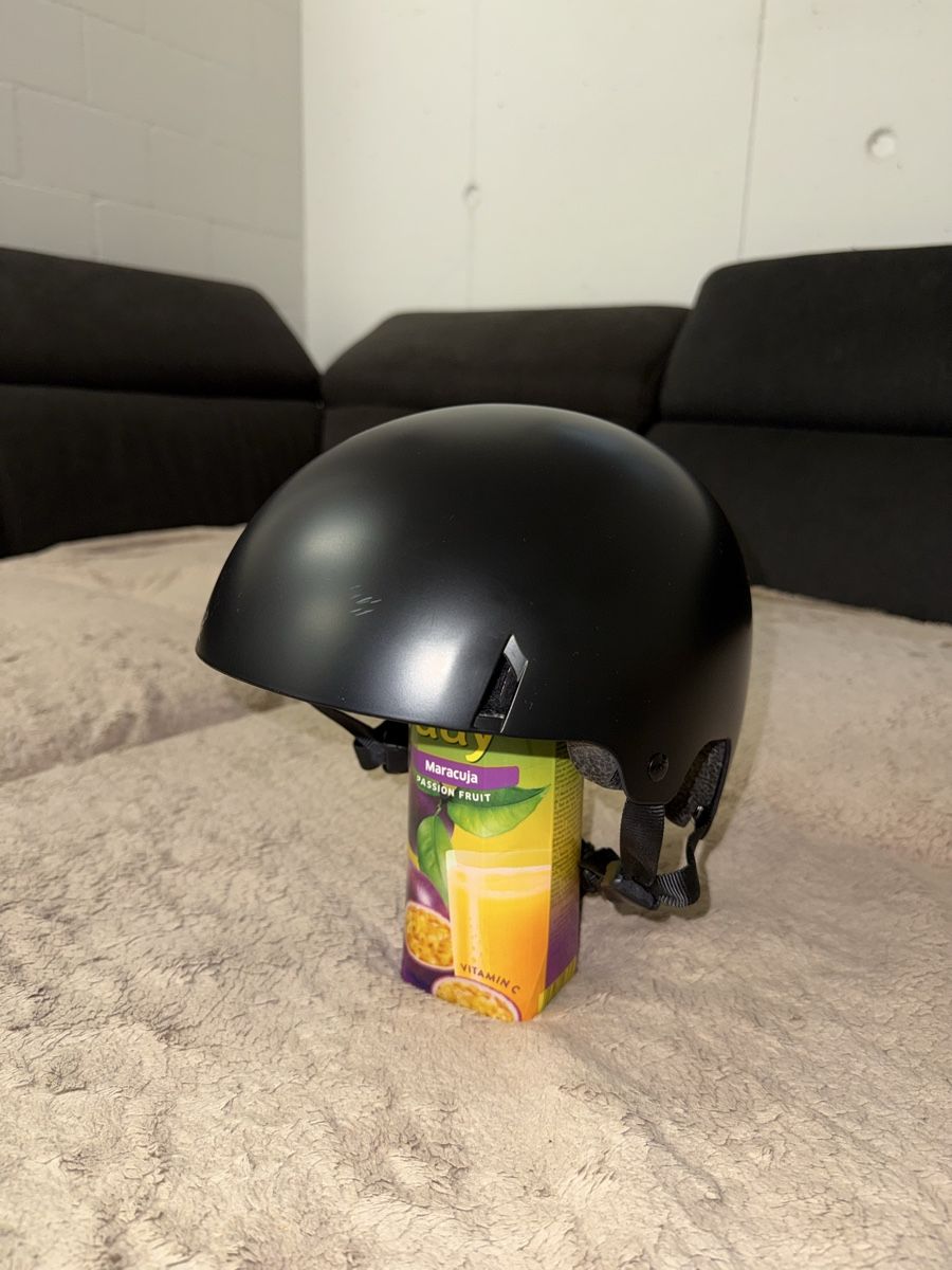Helme: Skihelm - Sandbox Icon Brain Bucket Helm – Neu (gemäss Beschreibung) aus Buchs ZH von Yveess 1