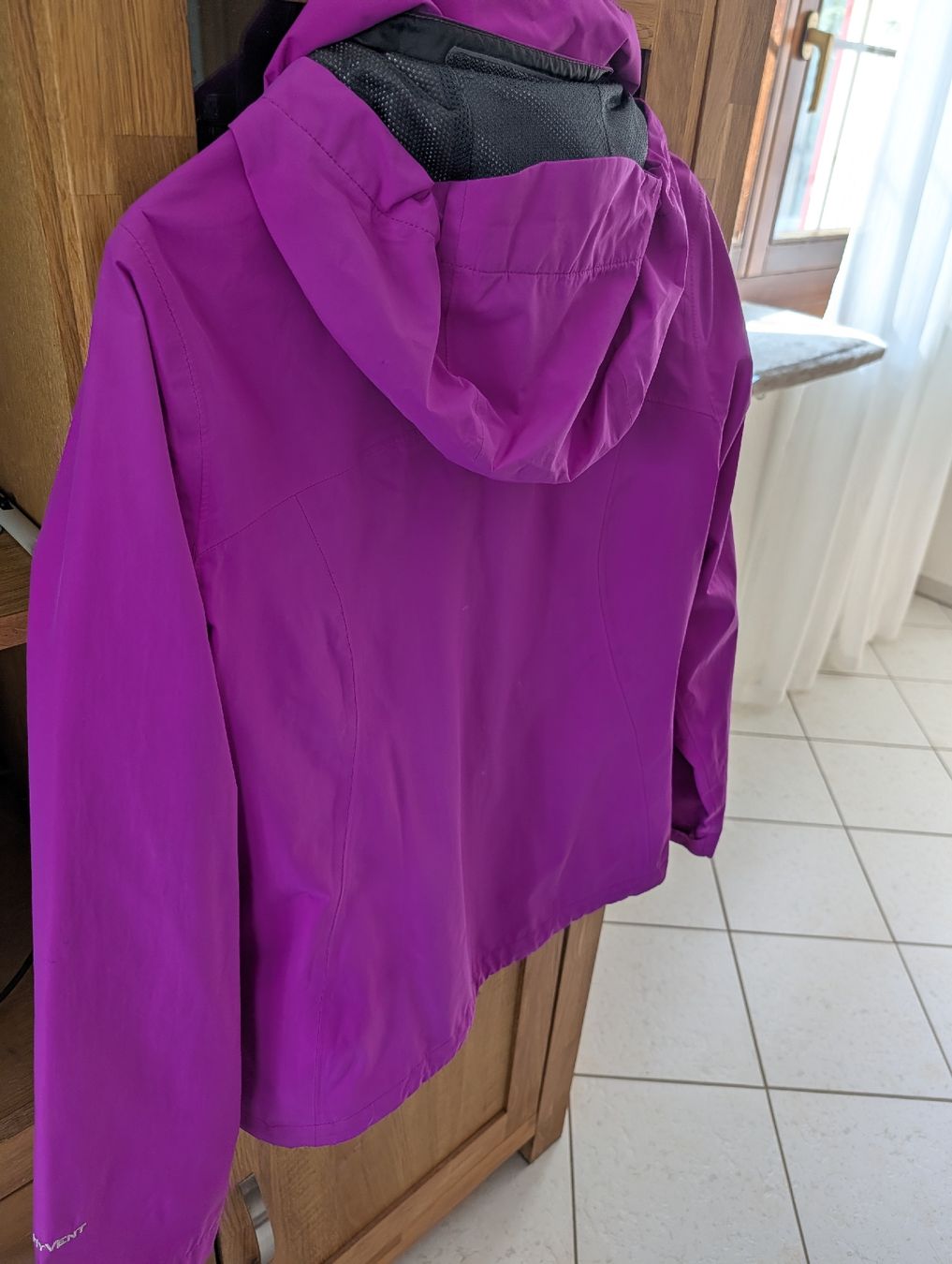 North Face Giacche: Regenjacke North Face Gr. M – Usato da Lommiswil venduto da laroliv 1