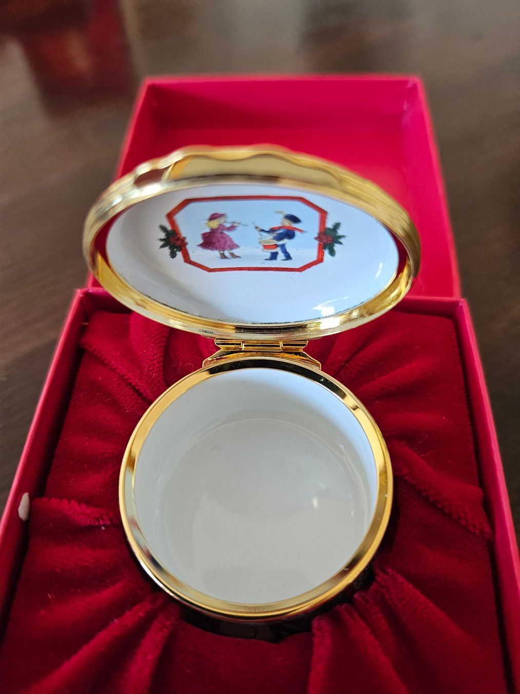 Halcyon Days Tutte le decorazioni: Pillendose – Usato da Zürich venduto da tschudin.barbara 2