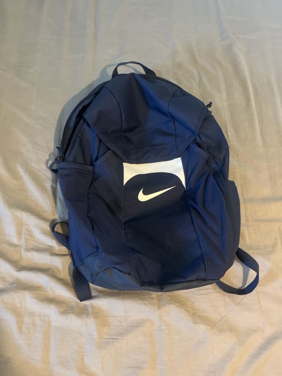 Nike Zaini: Dunkelblauer Nike Rucksack – Nuovo (secondo la descrizione) da Frauenfeld venduto da joh_lp6l