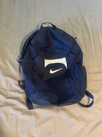 Dunkelblauer Nike Rucksack