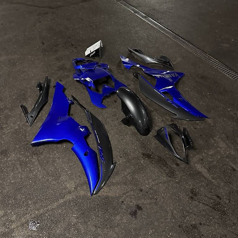 Tutti i ricambio per moto: Yamaha R6 Verkleidung  – Usato da Horw venduto da guggertim 1