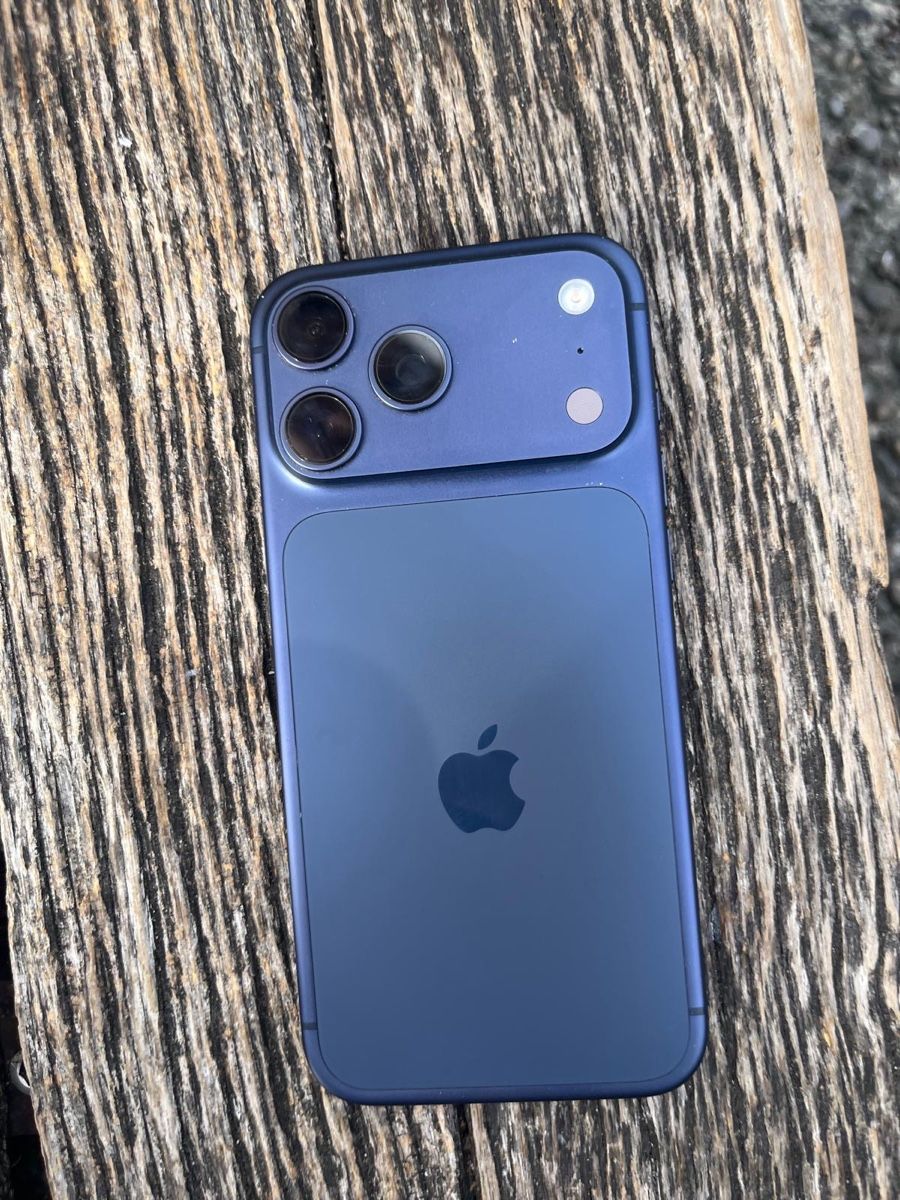 Apple Portables: Iphone 17 Pro Max – D'occasion à Zürich par AlexaP1998