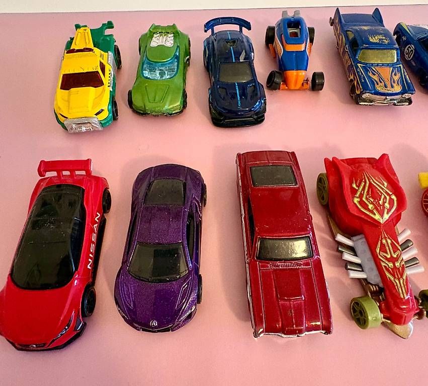 Hot Wheels Jouets: Lot de voitures Hotwheels – D'occasion à Nyon par cin_v5bd 1