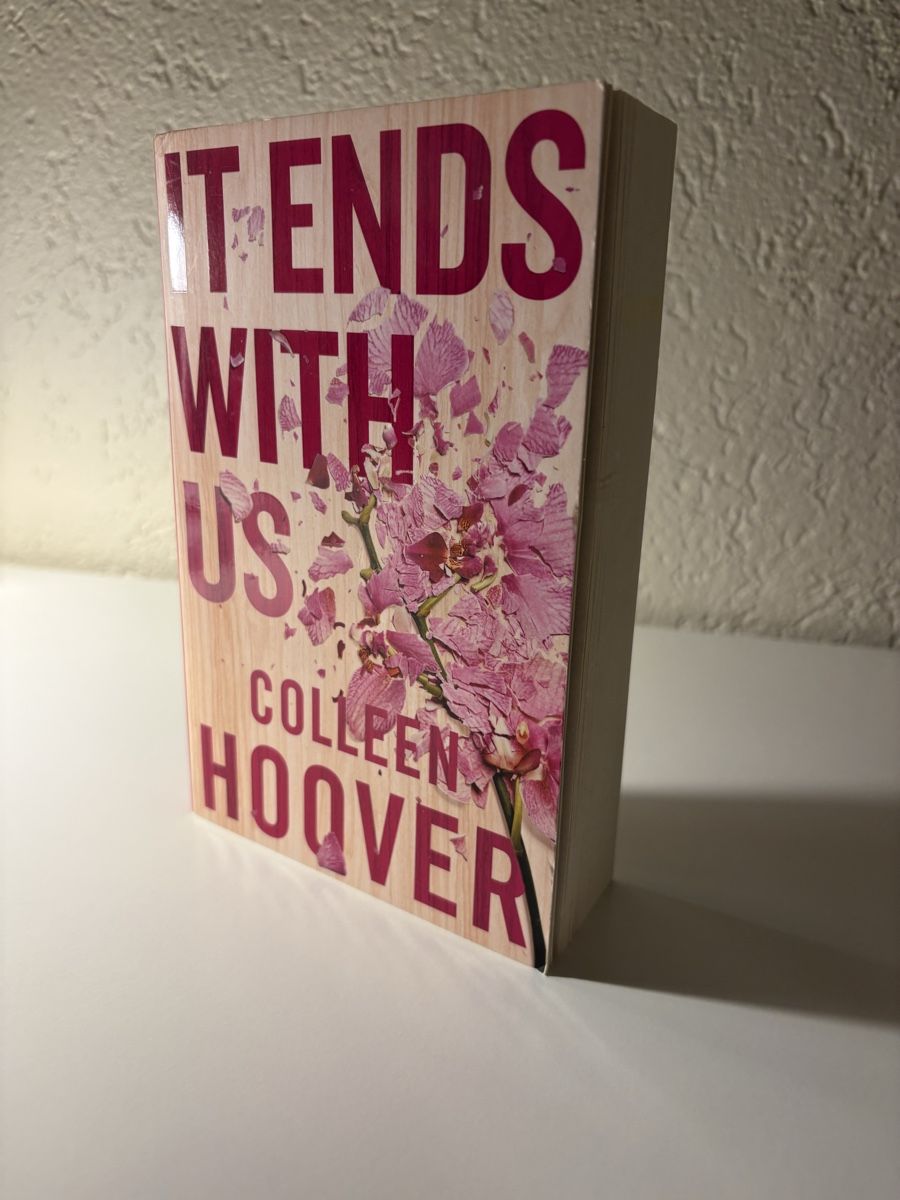 Libri: It ends with us - Colleen Hoover – Nuovo (secondo la descrizione) da Moosseedorf venduto da ved_52 2