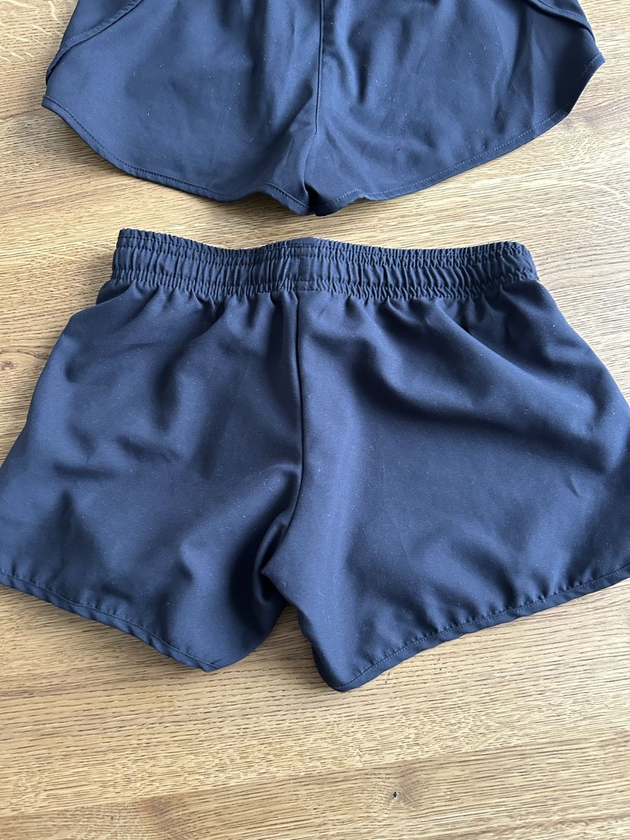 Lotti & Set di vestiti: 128-140 Mädchen Bade Paket – Usato da Neftenbach venduto da joell01 6