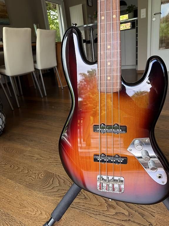 Musikinstrumente: Fender Jaco Pastorius – Gebraucht aus Geneve von Rockybeast 1