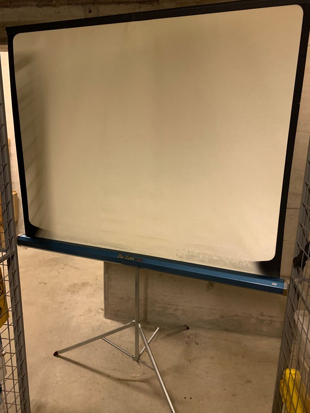 Altri Accessori: Écran de projection Da-Lite Challenger VINTAGE – Usato da genève venduto da MICRA