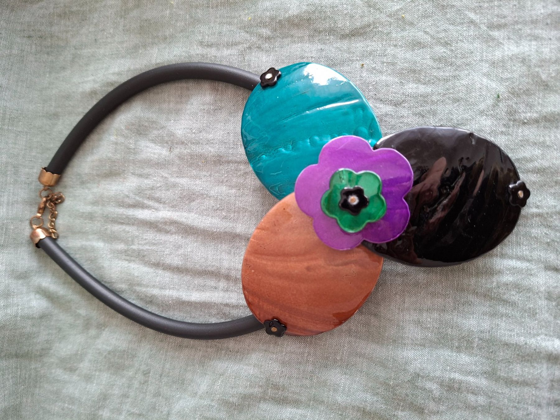 Catenine: Collier Statement Fleur Pop Art – Nuovo (secondo la descrizione) da Lutry venduto da Sim_Sta 4