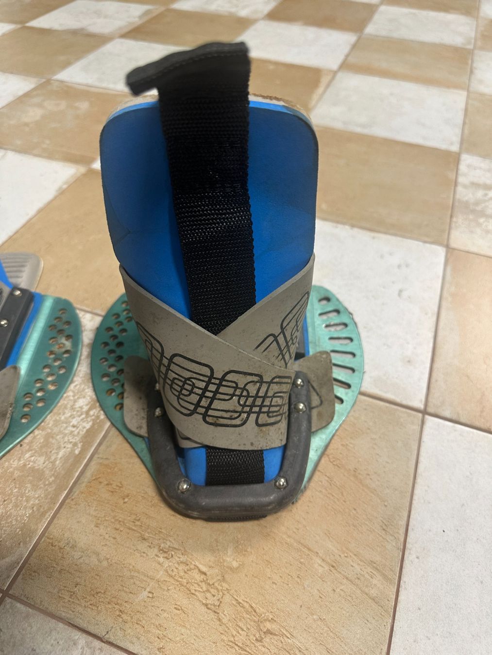 Chaussures hommes: Wakeboard-Schuhe Liquide force – D'occasion à Fraubrunnen par hau_yz86 2