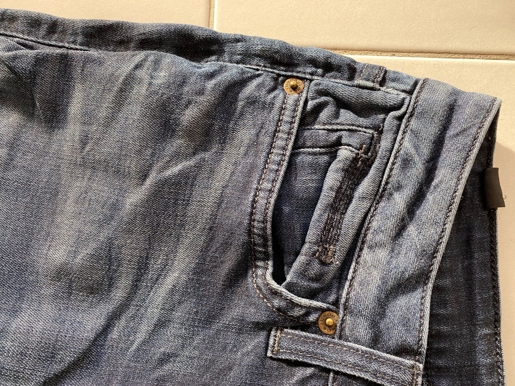 Jeans: Damenjeans der Marke Bebe – Gebraucht aus Zollikon von Dory11 2