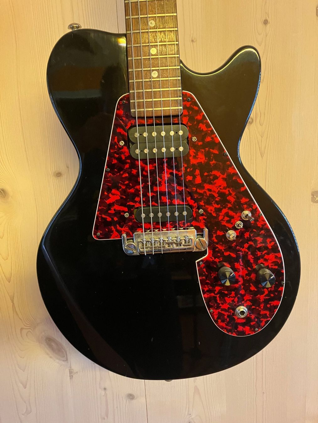 Strumenti musicali: 1980 HOFNER MODEL S3N SOLID GUITAR – Usato da Thörishaus venduto da Kasthoferstrass 1
