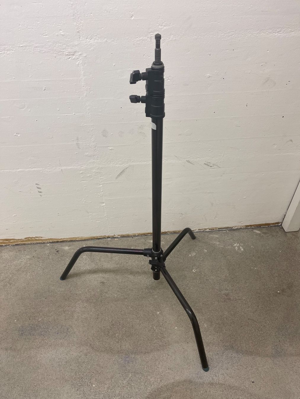 Manfrotto Trépieds & Accessoires: 3 Stk.Manfrotto C-stand Avenger – D'occasion à Fribourg par waves55 1