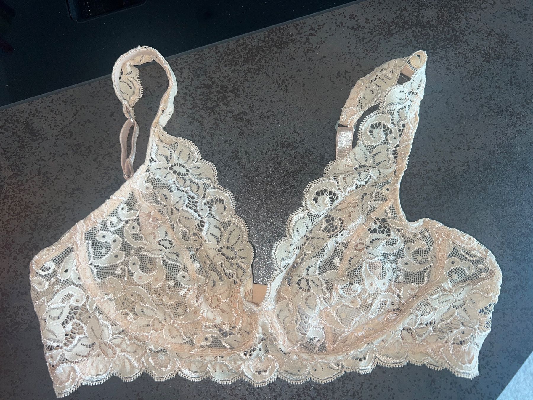 Hanro Altra biancheria intima: BH HANRO 75A beige neu – Nuovo (secondo la descrizione) da Dornach venduto da samuti
