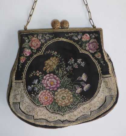 Entzückende Abendtasche mit Petit Point-Stickerei, Anfang de