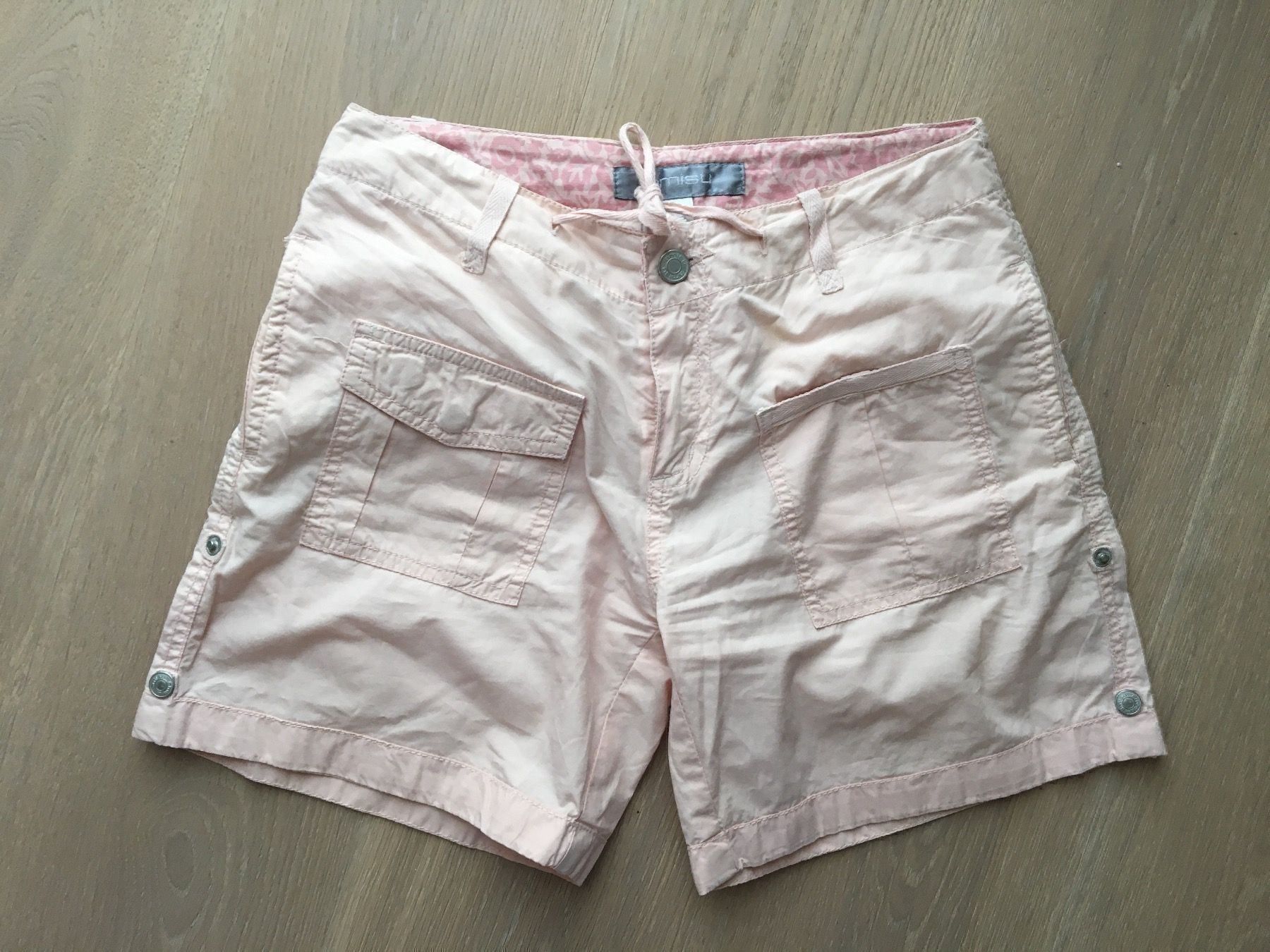Pantaloni: Coole Shorts in rosa Grösse 34 – Usato da Winkel venduto da Flyhy2020
