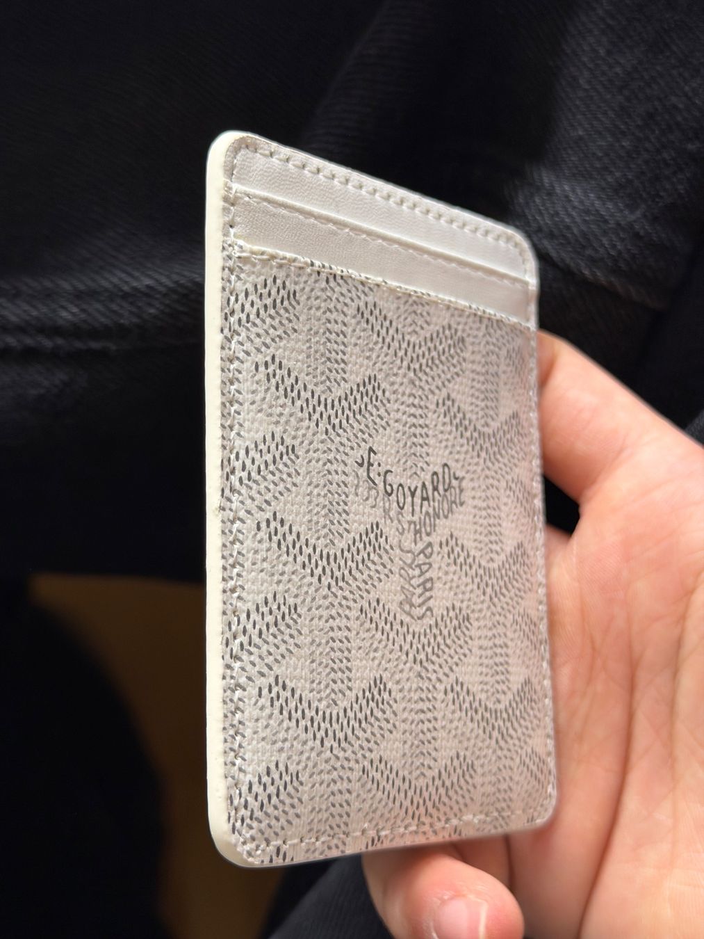 Apple Cover & Protezioni schermo: MagSafe Wallet White – Usato da Chur venduto da Madeys 3