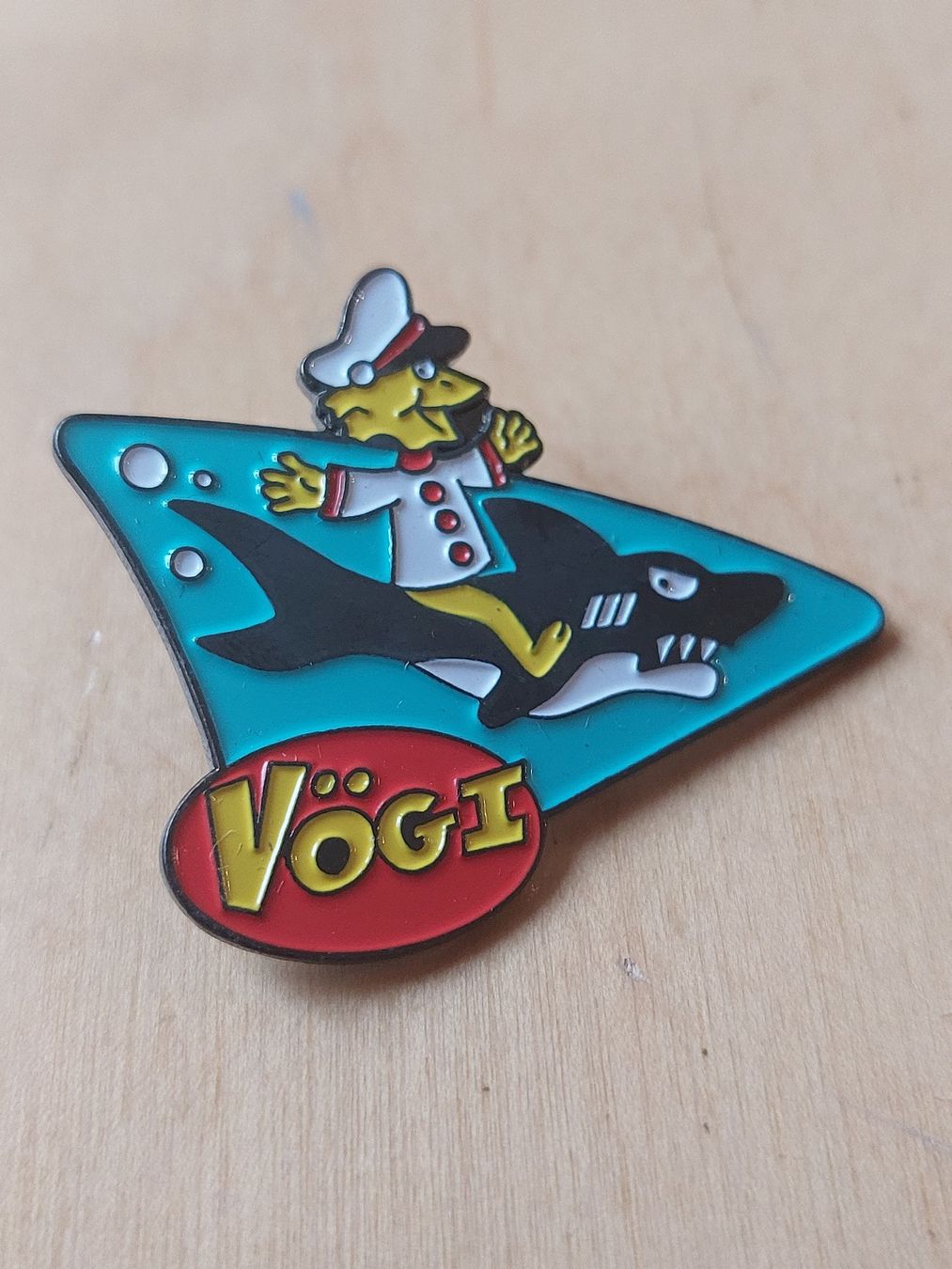 Placchette & Badge: 8 VÖGI - PIN – Usato da Gipf - Oberfrick venduto da Esnoopy 4