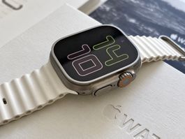 Apple Watch Ultra 2 – 49 mm – Batterie 96 % – Boîte et câble
