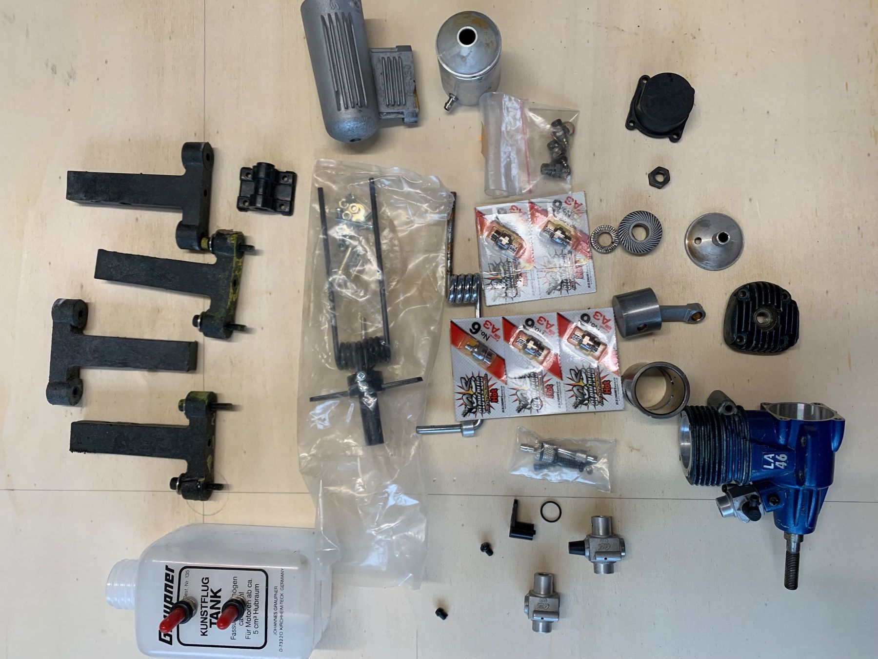 Modellismo RC: Modellbau Flugzeugteile – Usato da Triesen venduto da Mcashcow 1