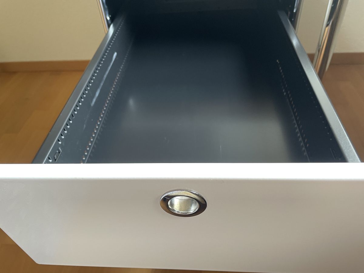 Scrivanie: Schreibtisch mit Korpus (duco system von interio) – Usato da Rickenbach SZ venduto da reg_d29p 4