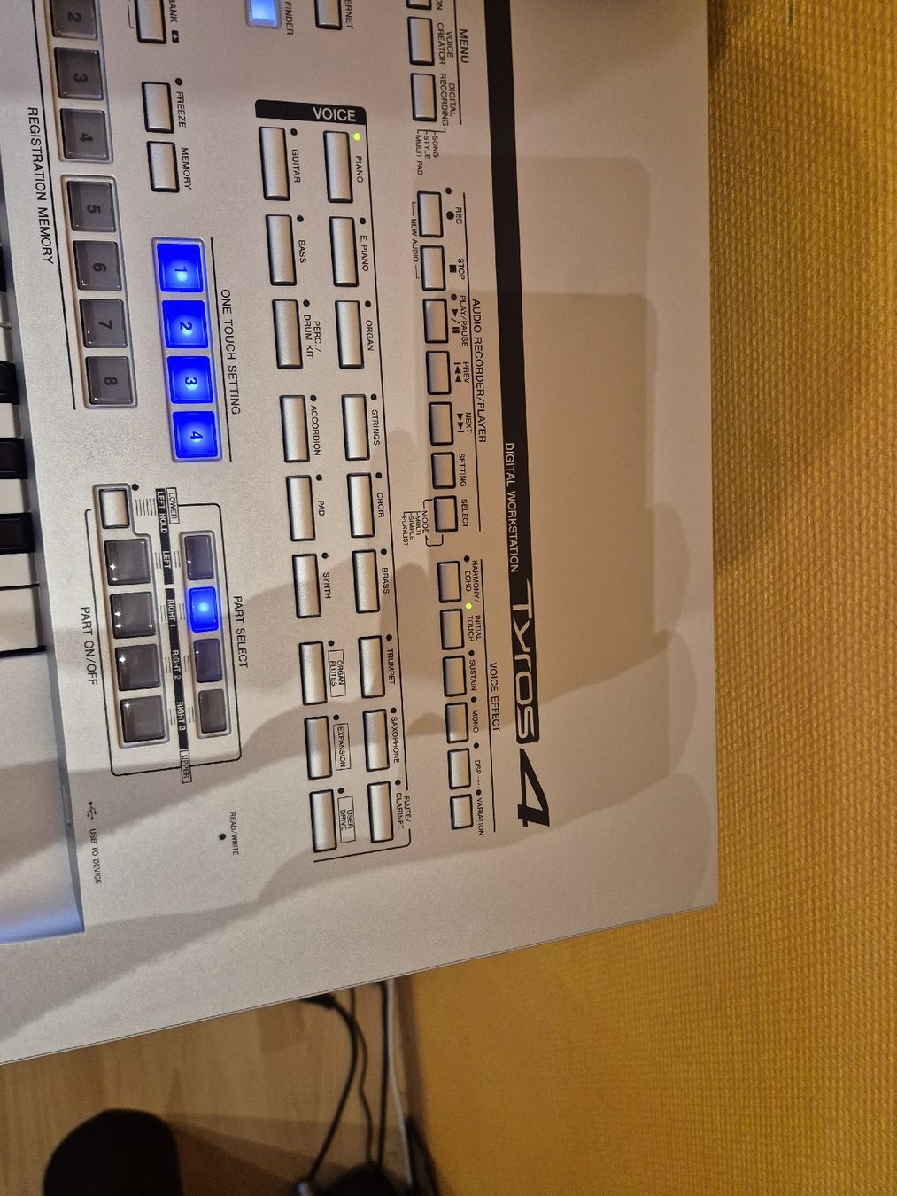 Yamaha Strumenti musicali: Keyboard Tyros 4 – Usato da Konolfingen venduto da j.vangelder 3