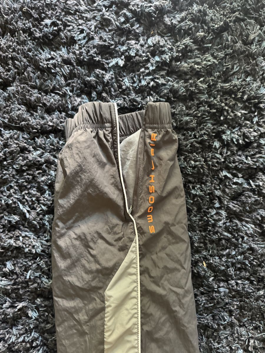 Nike Jumpsuits: Nike Jumpsuit mit Flared Zipper – Neu (gemäss Beschreibung) aus Luzern von Neonpigeon 2