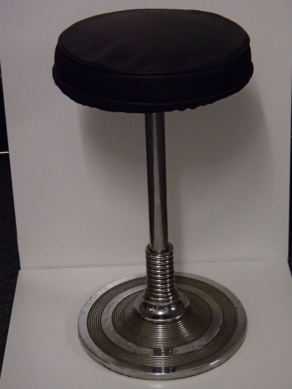 Sgabelli: Chromstahl Hocker Bauhaus Art Deco Leder – Usato da Schöfflisdorf venduto da pullux