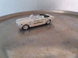 Ford Mustang Cabrio Pace Car Neu