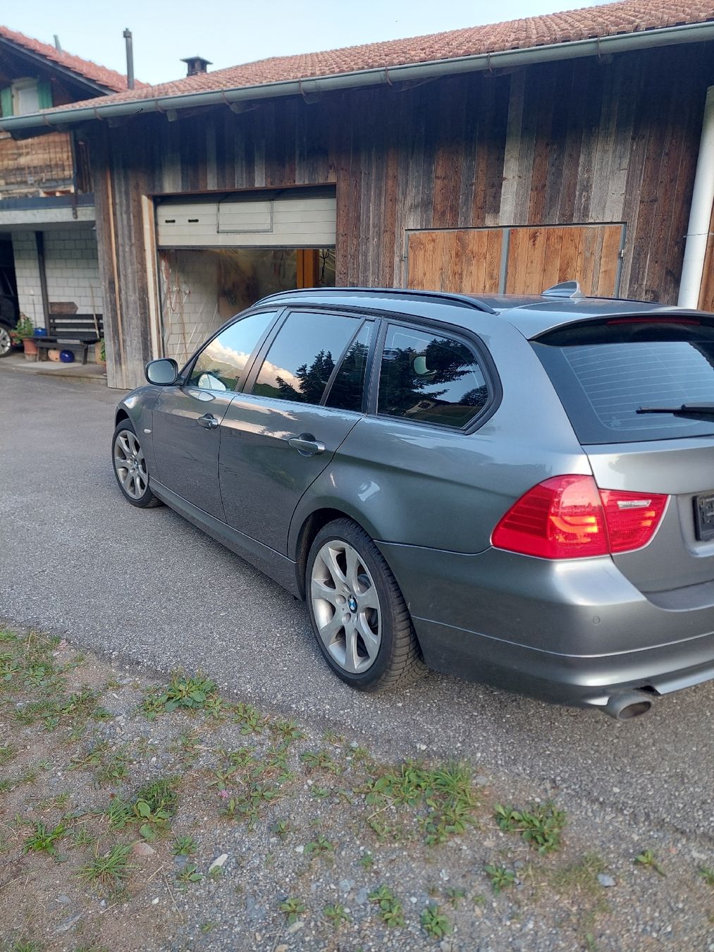 BMW Automobili: BMW 320d Touring xDrive – Usato da Pany venduto da J_05 3