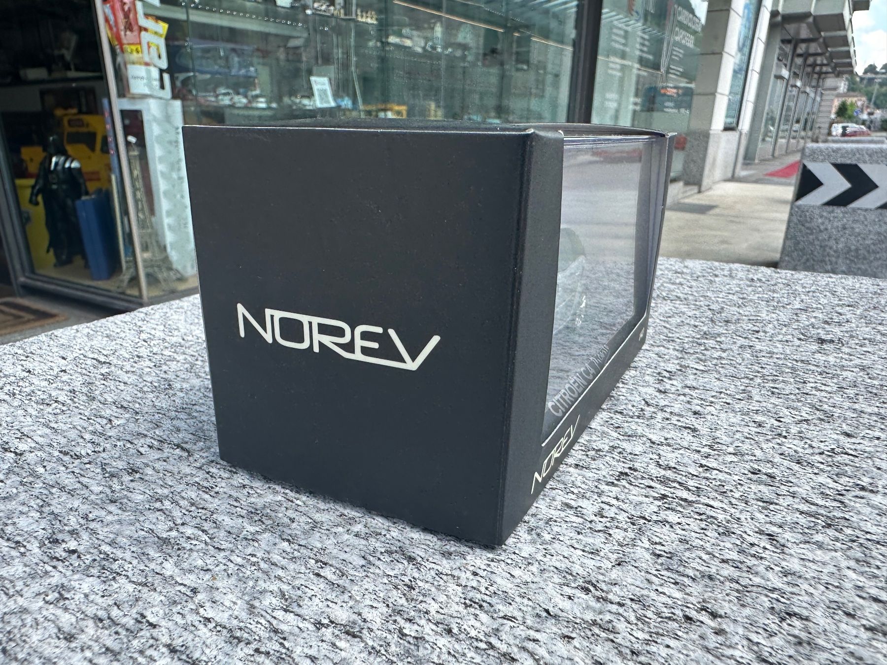 Kit di modellismo & Modellini statici: Norev 1:43 C4 Citroen Picasso grey – Usato da Chiasso venduto da Carrara-Modellismo 1