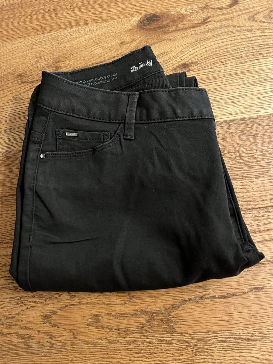 Jeans: Jeans  – Neuf (Voir description) à Schliern b. Köniz par medion3098