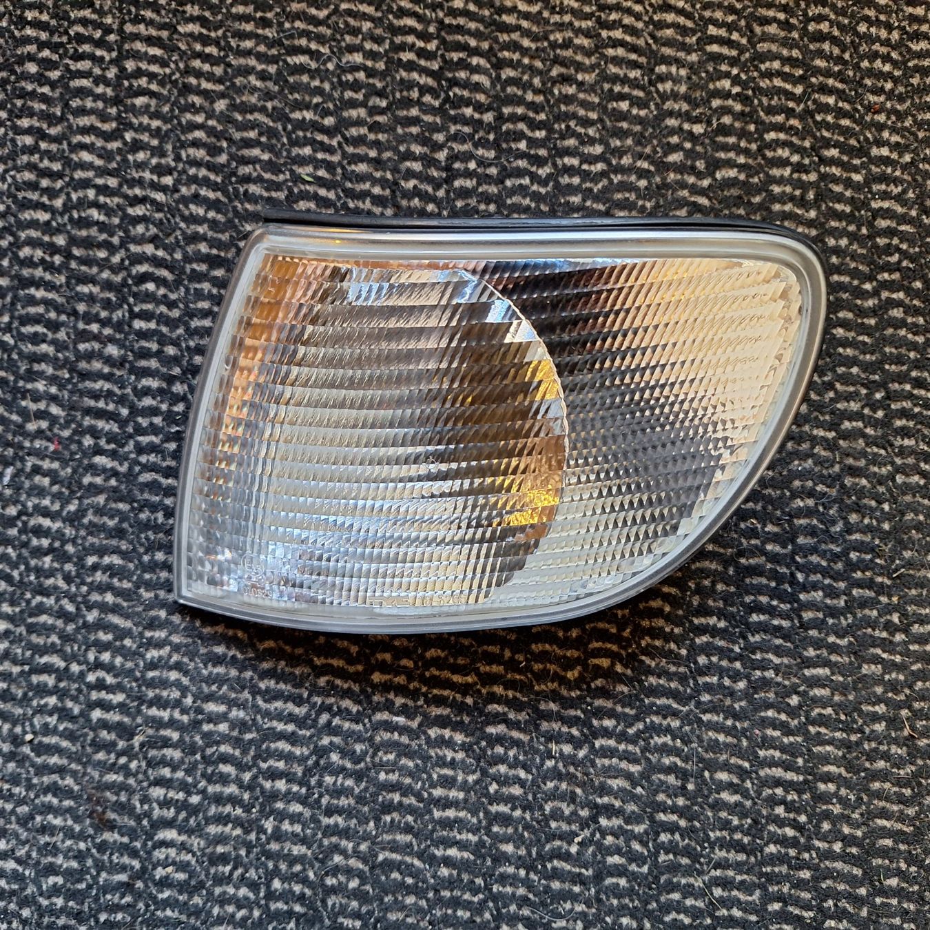 Audi Tutti pezzi di ricambio auto: Feux de position Audi A6 ancien modèle – Nuovo e nell'imballaggio originale da Clarmont venduto da sim_gnw6