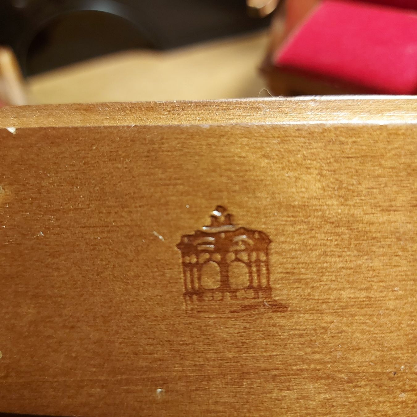 Puppenhäuser & -möbel: Puppenhausmöbel Sofa rot Miniatur Möbelstück – Gebraucht aus Schlieren von Svenja7 5
