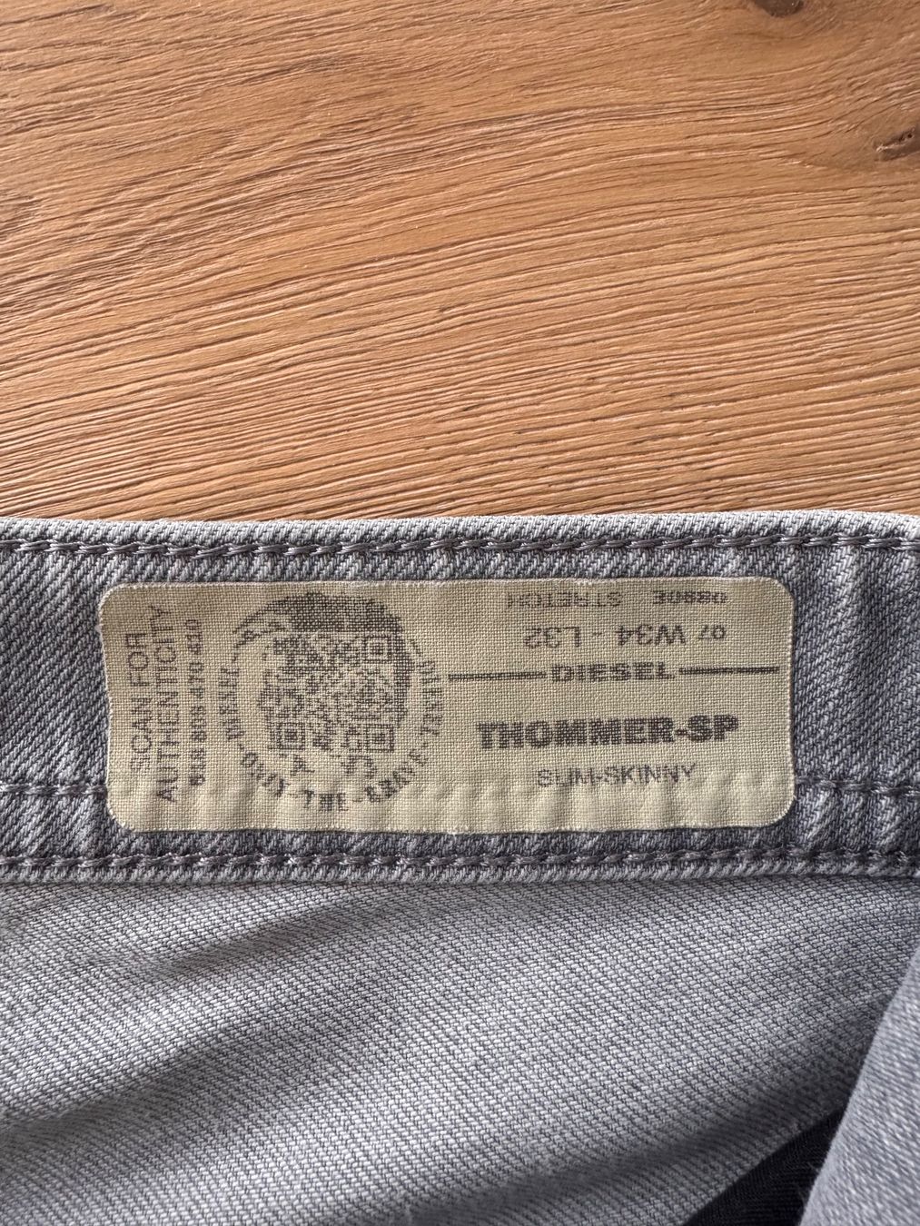 Diesel Jeans: Hellgraue Dieseljeans, Thommer SP, 34/32 – Usato da Zumikon venduto da ver_zbp8 2