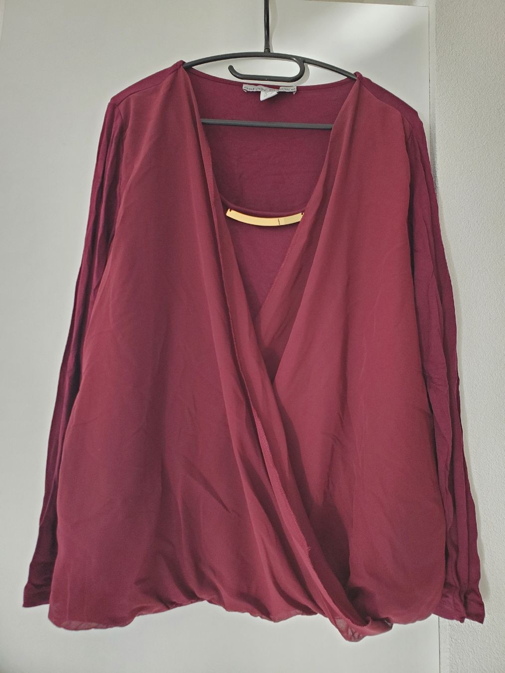 Tops: pull effet caché cœur  – Neuf (Voir description) à Montsevelier par Sherlock007