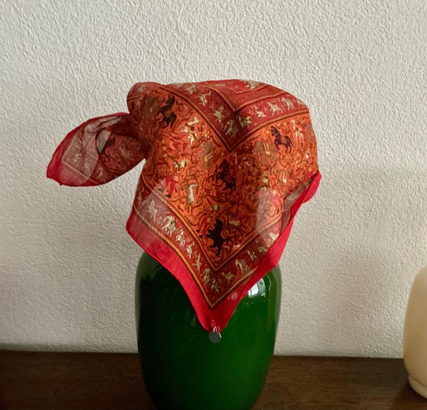 Hermès Foulard & Sciarpe: Gavroche Hermès avec charm Neuwertig – Nuovo (secondo la descrizione) da Zürich venduto da ova_trc6 1