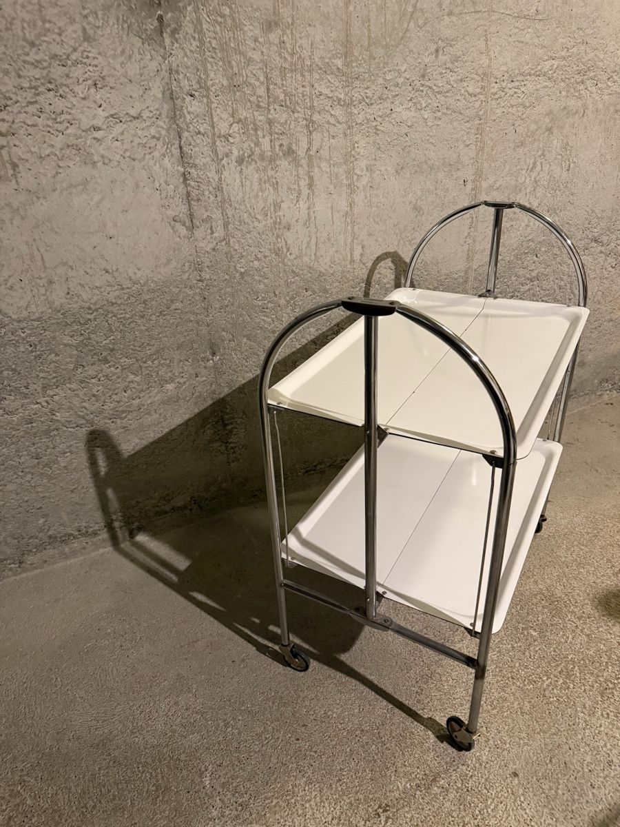 Carrelli di servizio: Vintage Servierwagen klappbar weiss – Usato da Staufen venduto da MARINTSUM 3