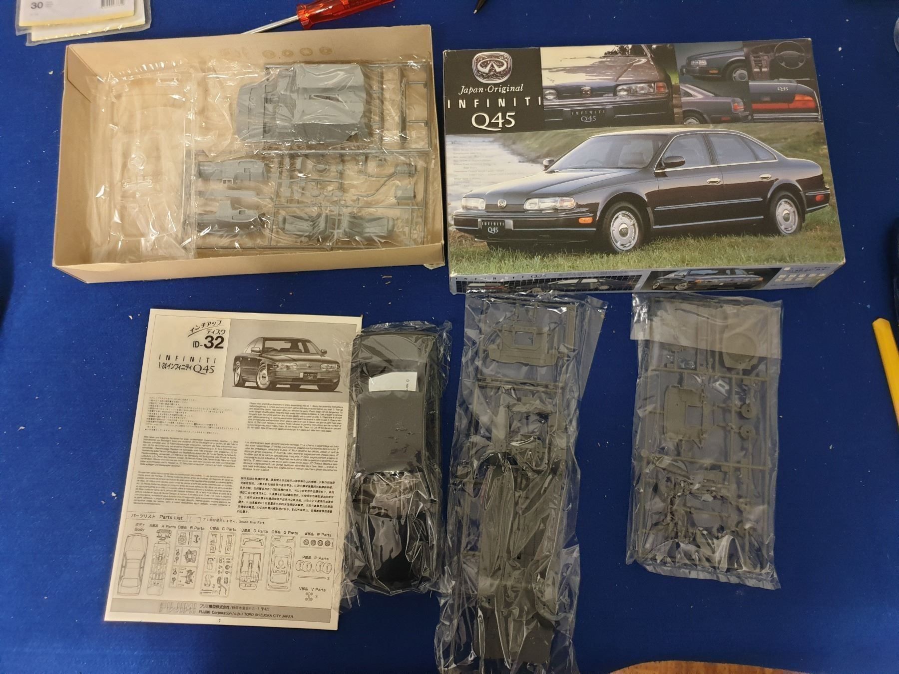Kit di modellismo & Modellini statici: Infiniti Q 45 – Nuovo e nell'imballaggio originale da Wettingen venduto da Mmarb 1