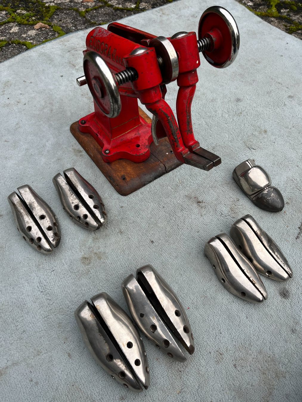 Scarpe da uomo: Machine à forcer chaussures Eudora – Usato da Lausanne venduto da lae_c5zc 1